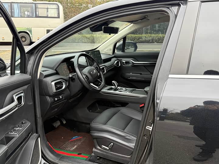 Фото 6 - Geely Okavango