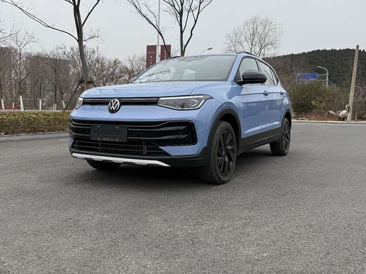 Photo 1 - Volkswagen Tharu