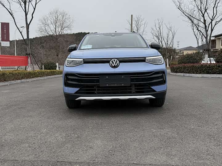 Photo 2 - Volkswagen Tharu