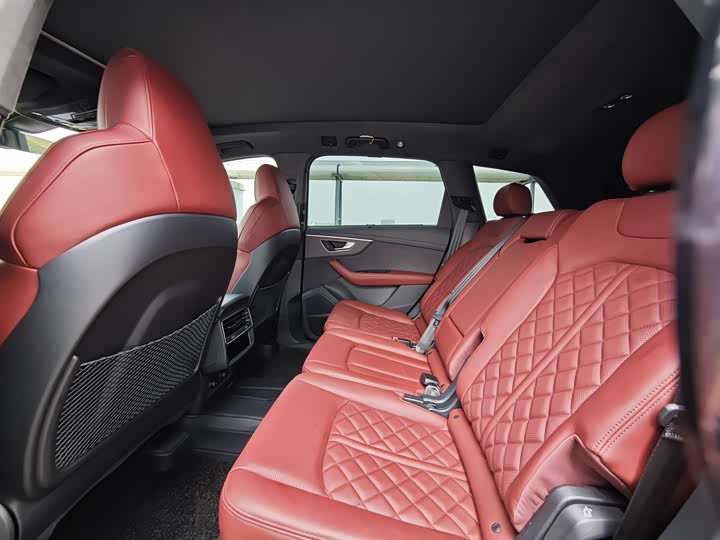 Фото 16 - Audi SQ7