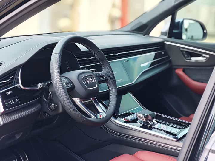 Фото 19 - Audi SQ7