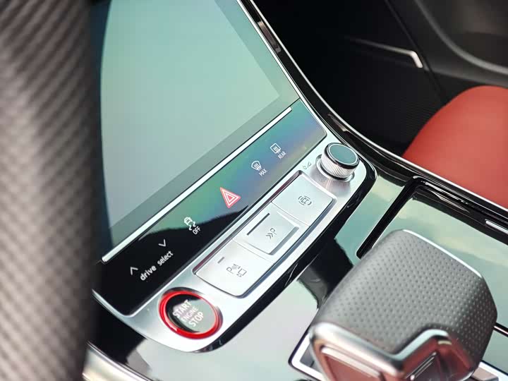 Фото 23 - Audi SQ7