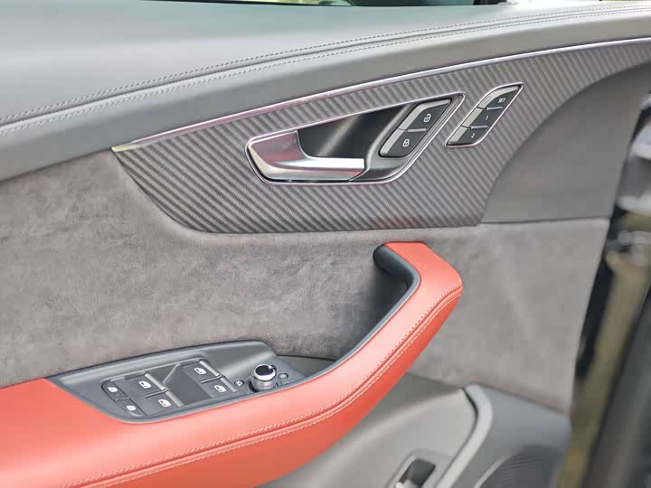 Фото 25 - Audi SQ7