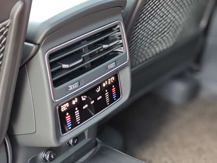 Фото 30 - Audi SQ7