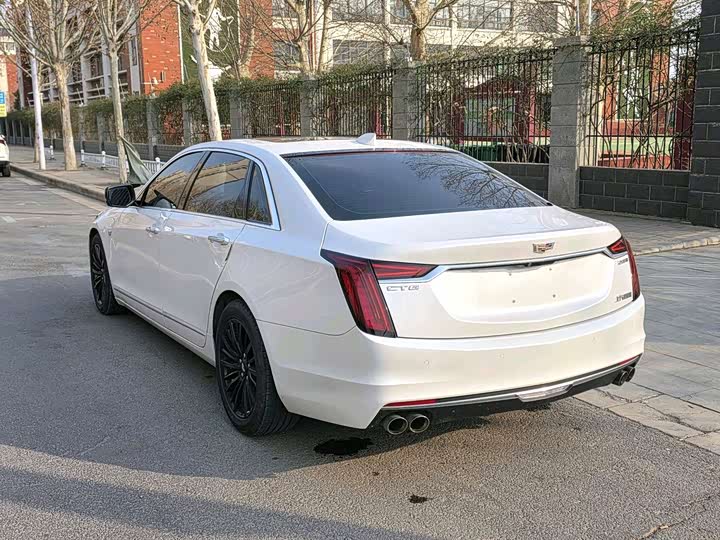 Фото 8 - Cadillac CT6
