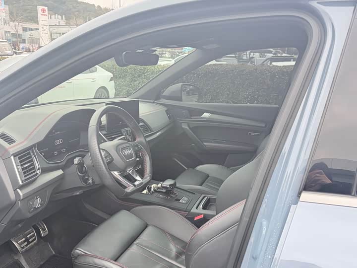 Фото 4 - Audi Q5L Sportback