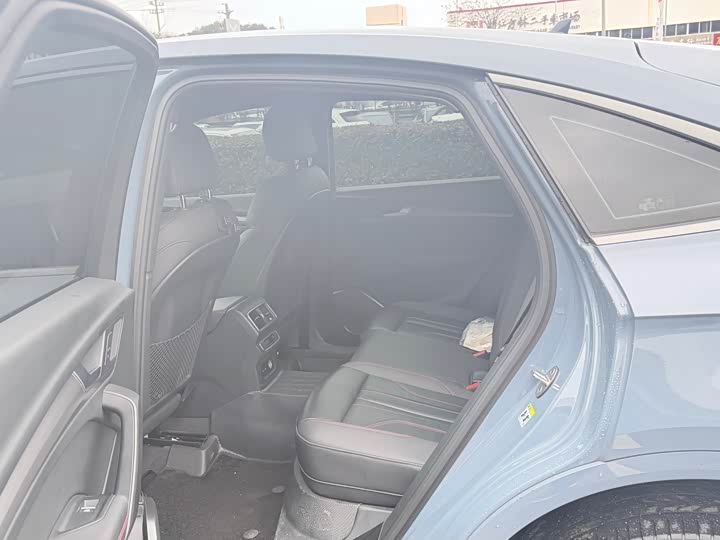 Фото 5 - Audi Q5L Sportback