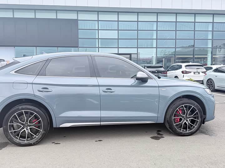 Фото 7 - Audi Q5L Sportback