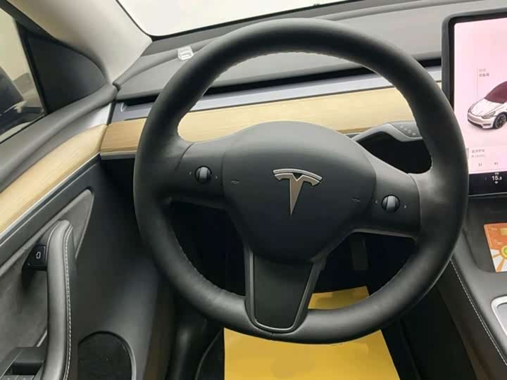 Фото 8 - Tesla Model Y