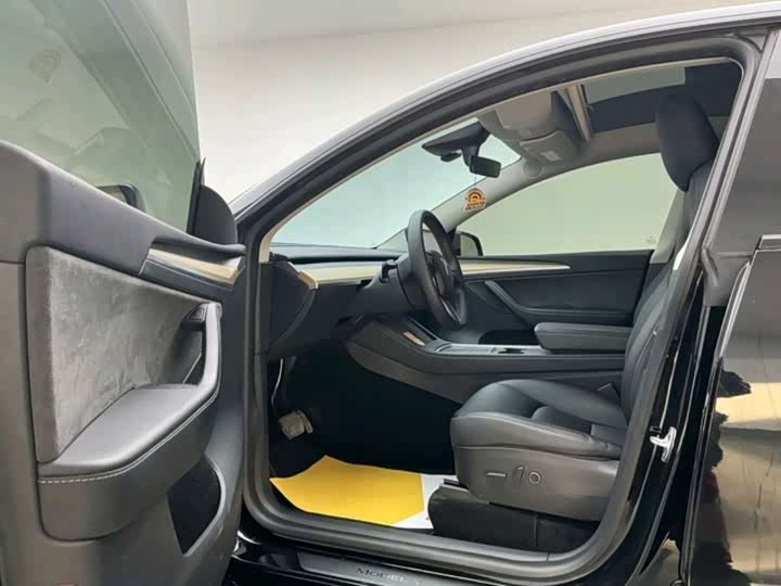 Фото 9 - Tesla Model Y