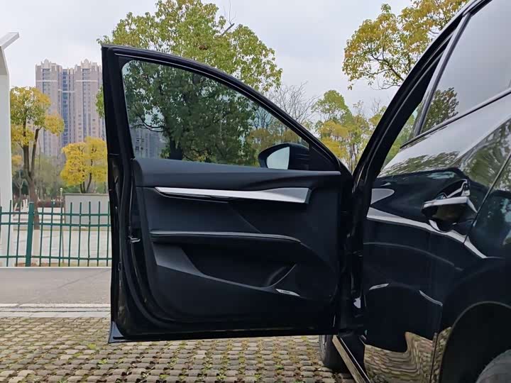 Фото 7 - MG Motor 5 Scorpio