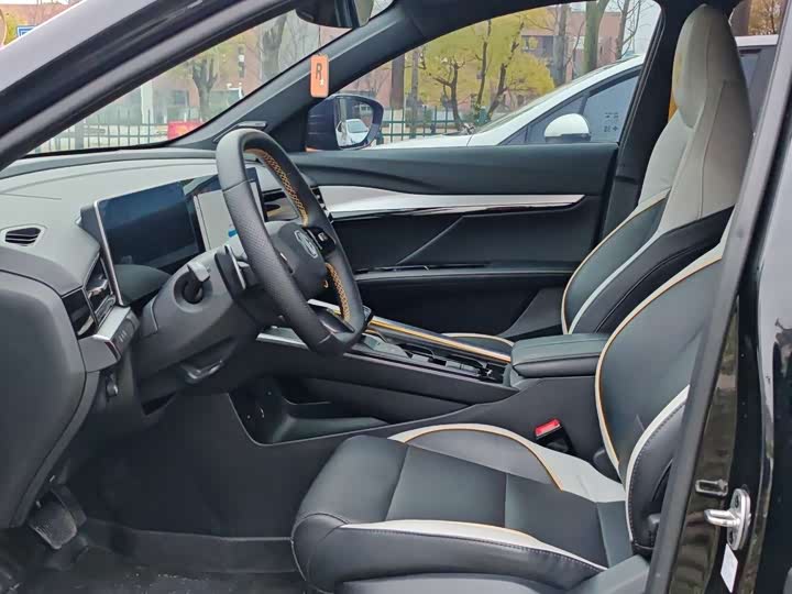 Фото 8 - MG Motor 5 Scorpio