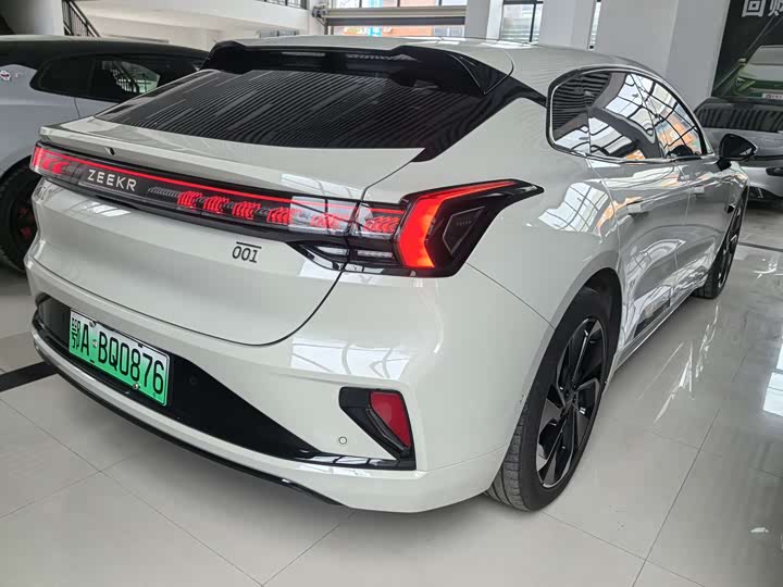 Photo 6 - Zeekr 001