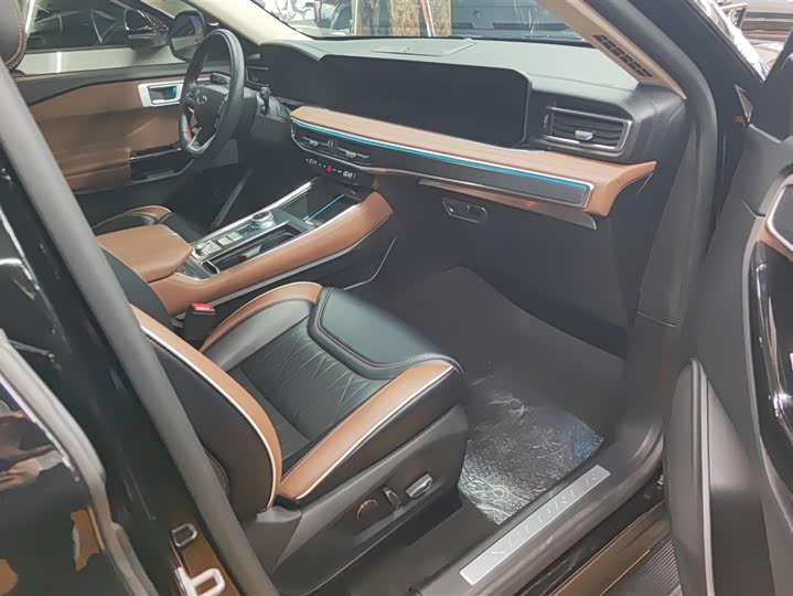 Фото 8 - Ford Explorer