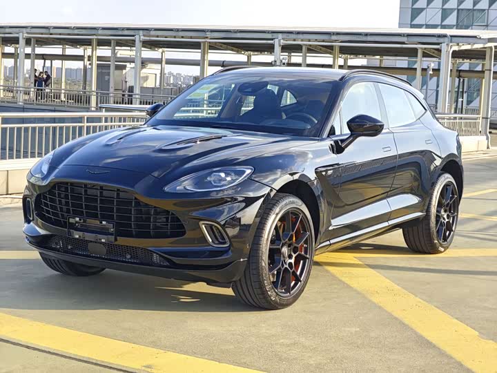 Фото 1 - Aston Martin DBX