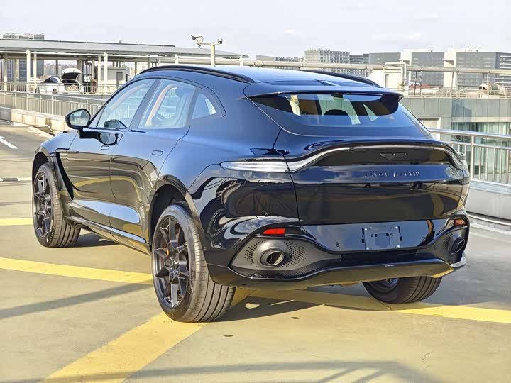 Фото 4 - Aston Martin DBX