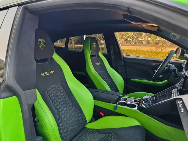 Фото 6 - Lamborghini Urus