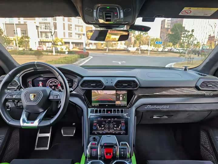 Фото 7 - Lamborghini Urus