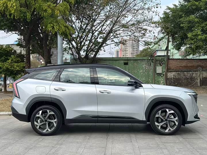 Photo 7 - Geely Atlas L