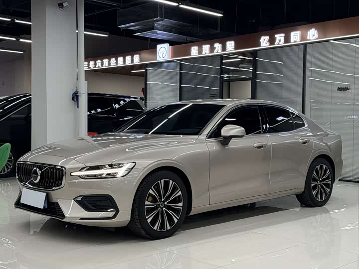 Фото 1 - Volvo S60