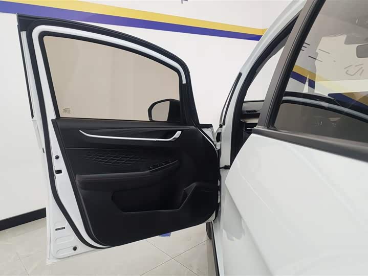 Фото 7 - Geely Vision X3