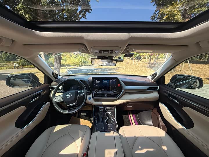 Фото 4 - Toyota Highlander