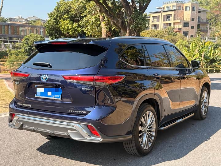 Фото 8 - Toyota Highlander