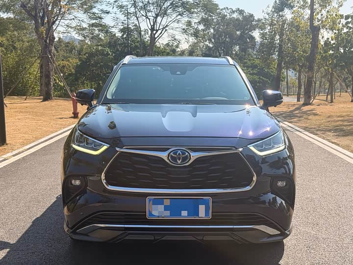 Фото 9 - Toyota Highlander