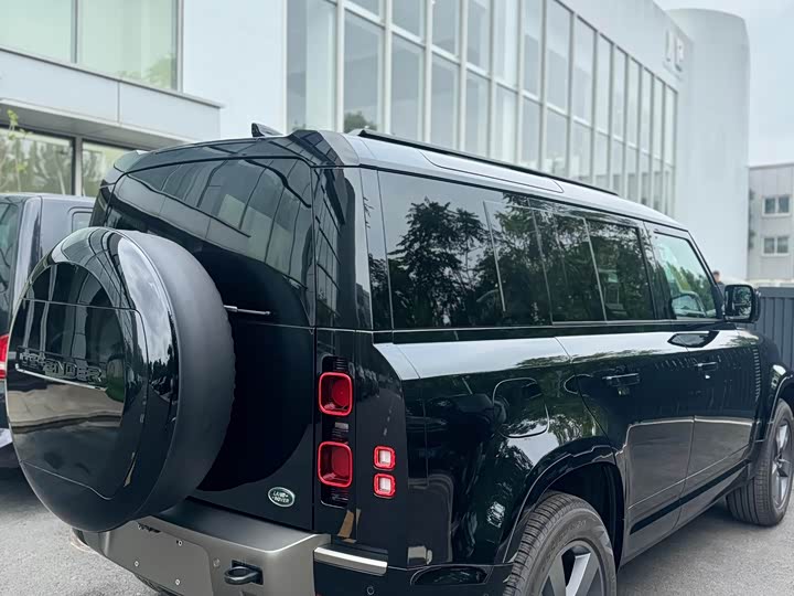 Фото 9 - Land Rover Defender