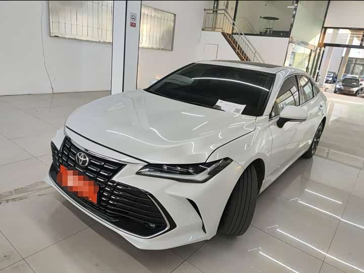 Photo 1 - Toyota Avalon