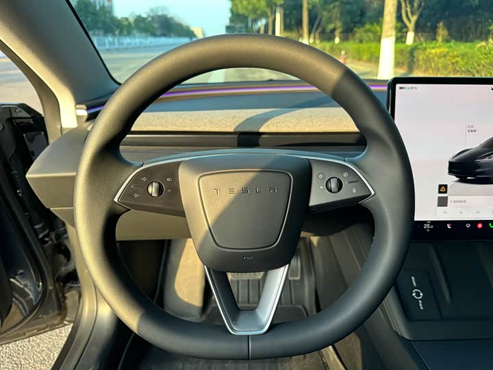 Фото 6 - Tesla Model 3