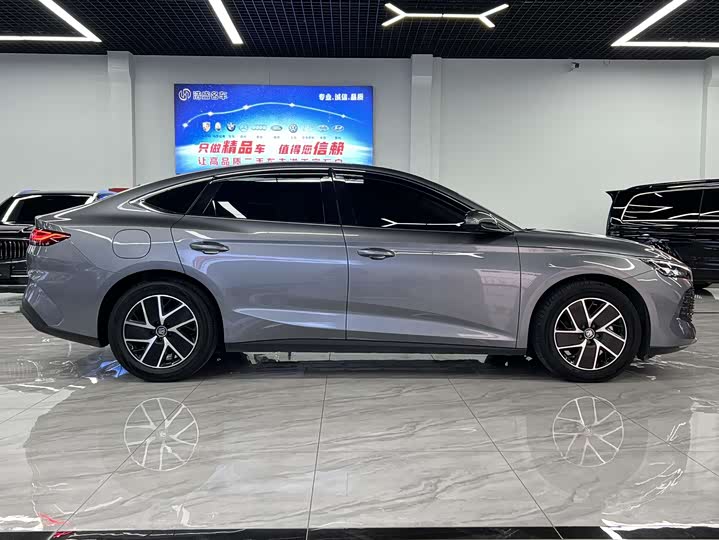 Фото 7 - BYD Qin L