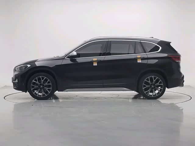 Фото 2 - BMW X1