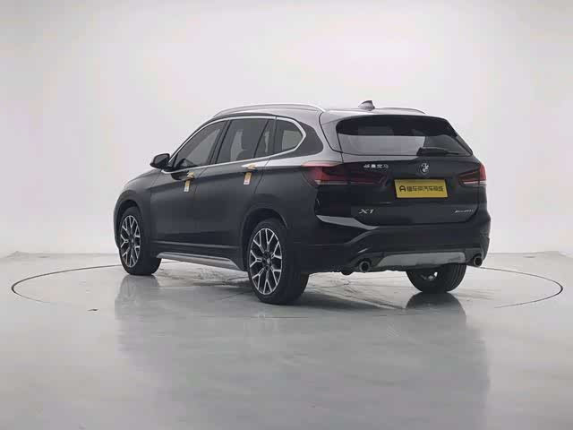 Фото 6 - BMW X1