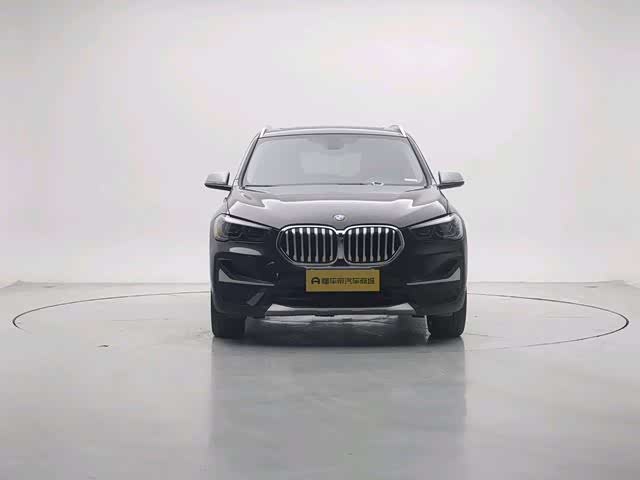 Фото 8 - BMW X1