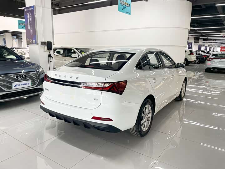 Фото 4 - Roewe i5