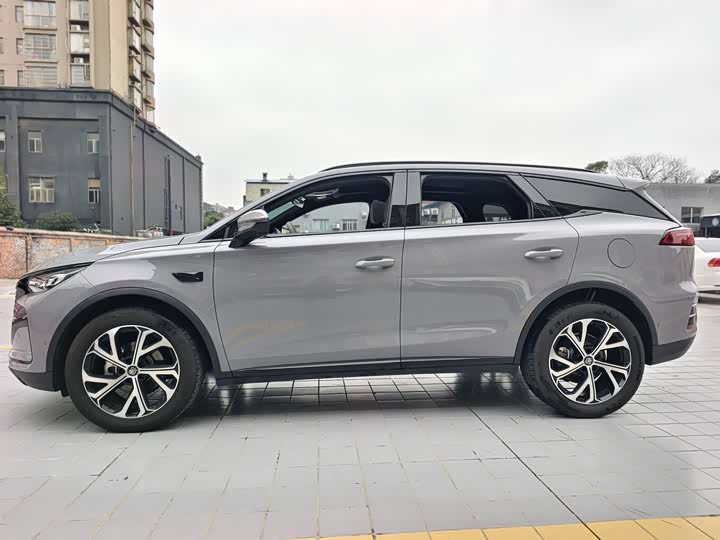 Фото 4 - BYD Tang Hybrid/EV