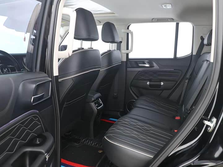 Фото 6 - Tank 300