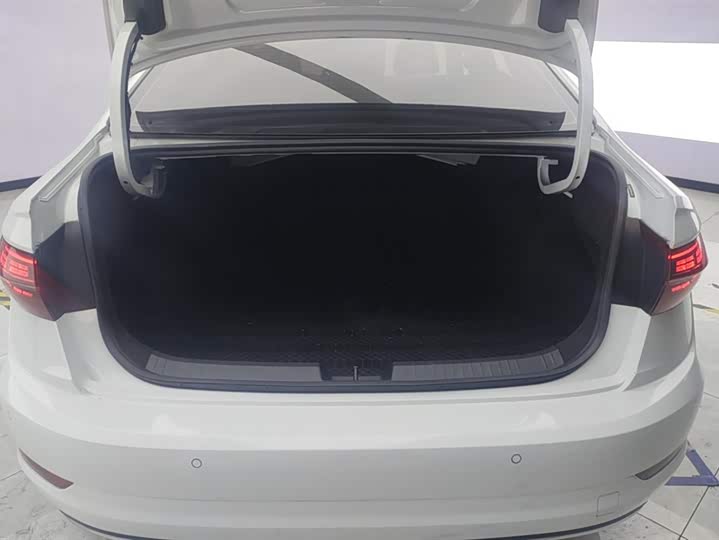 Фото 4 - Volkswagen Sagitar L