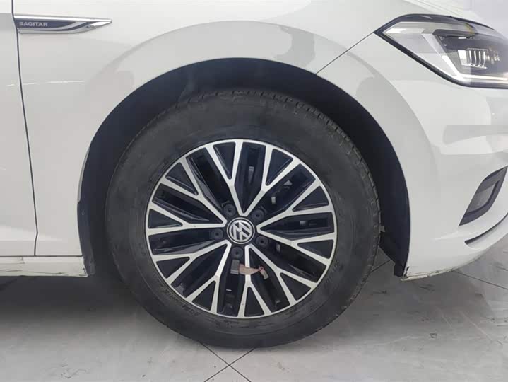 Фото 6 - Volkswagen Sagitar L