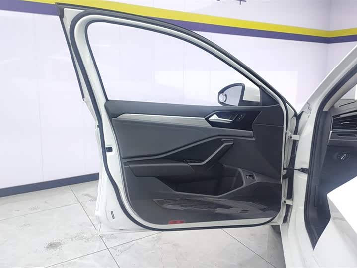 Фото 7 - Volkswagen Sagitar L