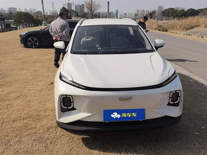 Фото 2 - Geely Geometry E Firefly