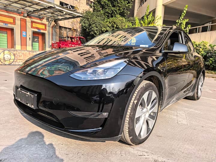 Фото 4 - Tesla Model Y