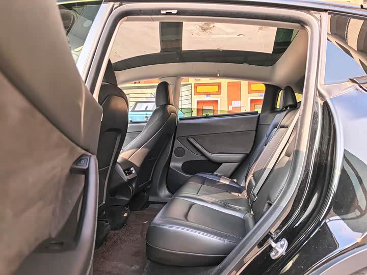 Фото 6 - Tesla Model Y