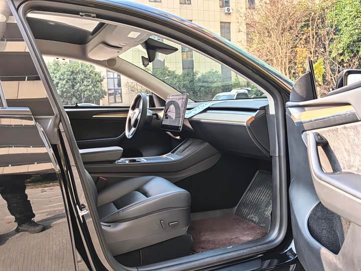 Фото 7 - Tesla Model Y