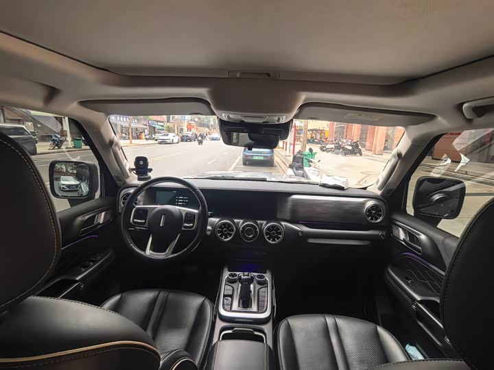 Фото 6 - Tank 300