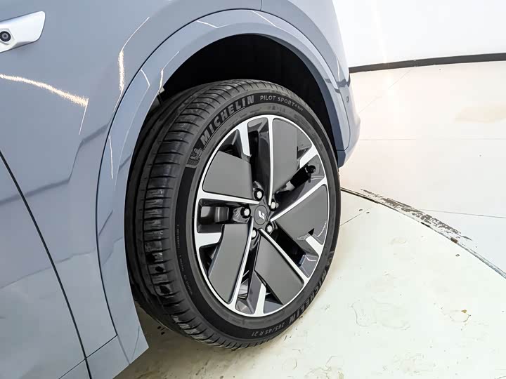 Фото 4 - LiXiang L7