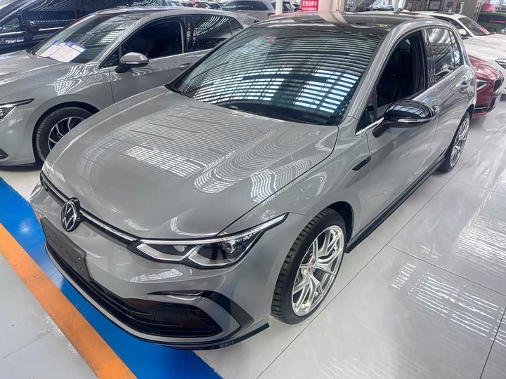 Фото 1 - Volkswagen Golf