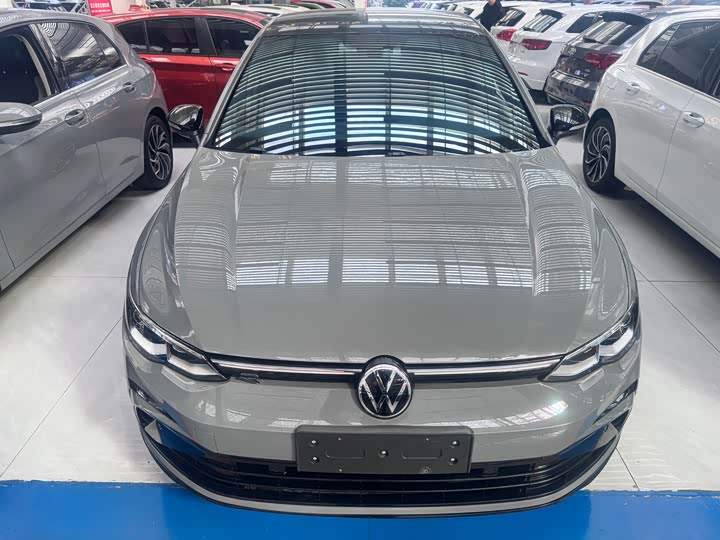 Фото 2 - Volkswagen Golf