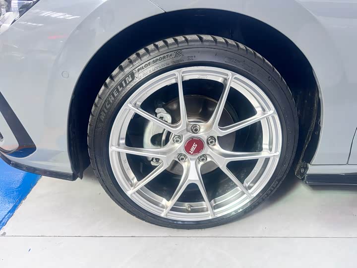 Фото 4 - Volkswagen Golf